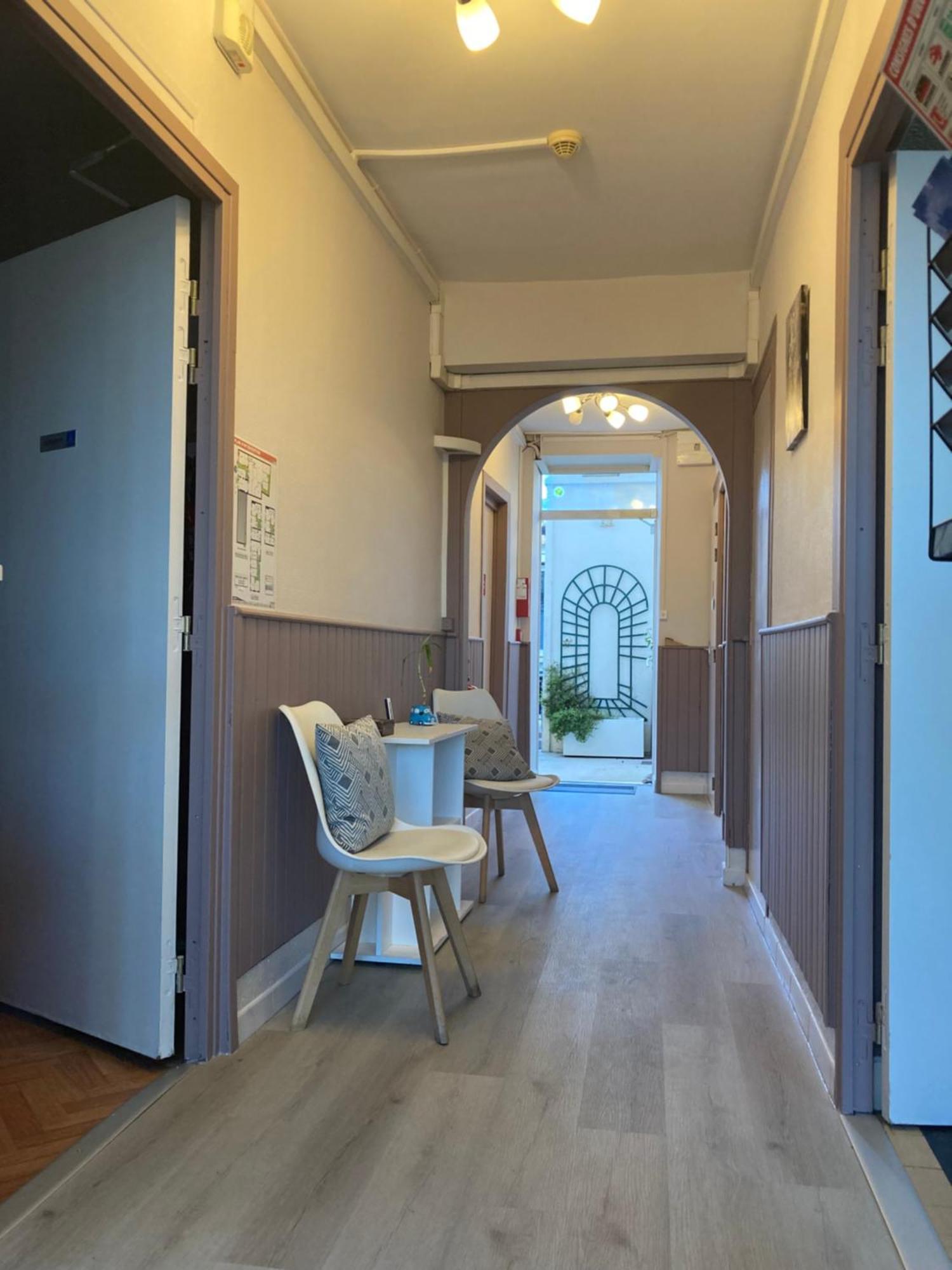 Hotel Des Ducs Nevers Buitenkant foto