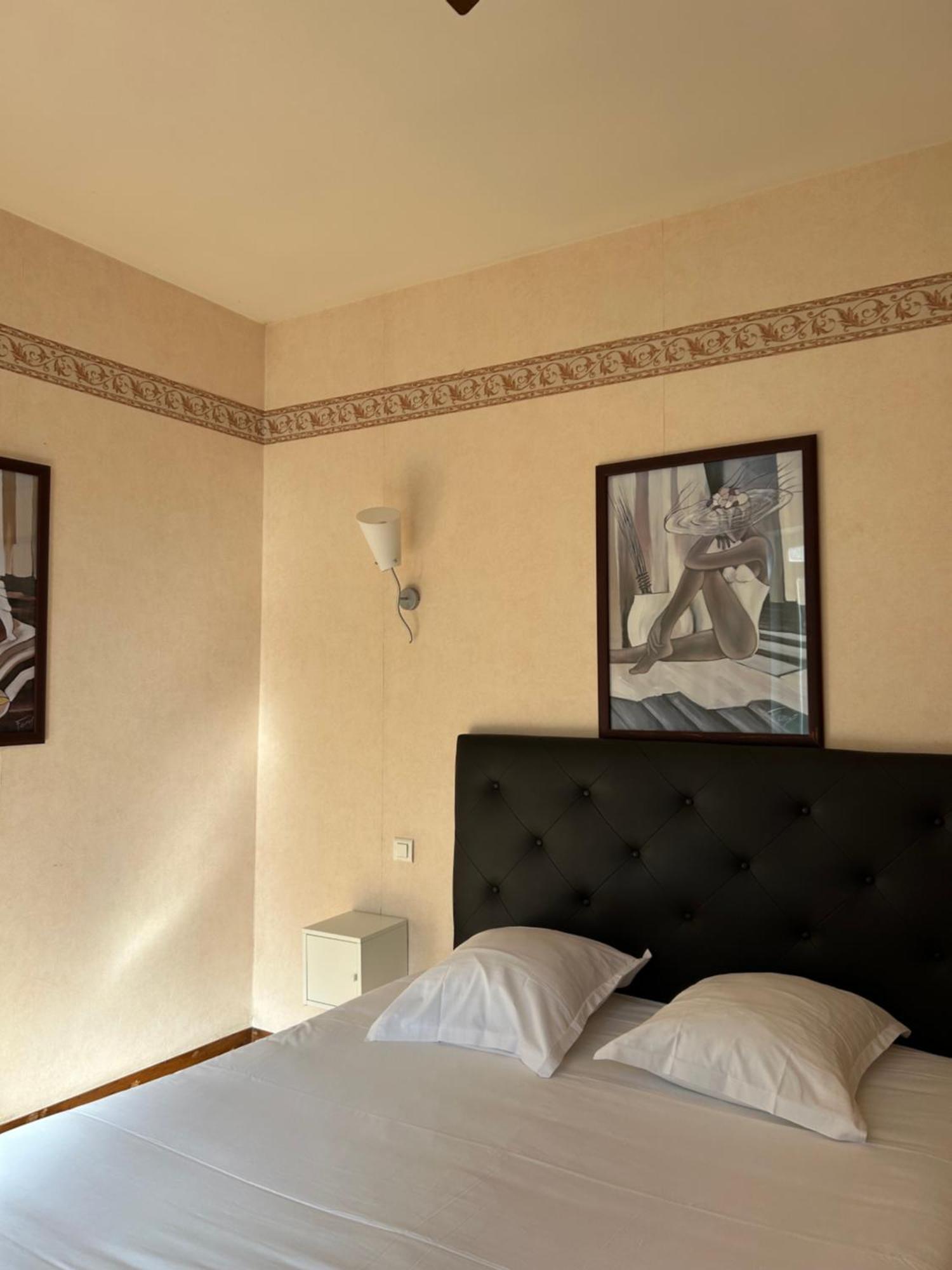 Hotel Des Ducs Nevers Buitenkant foto