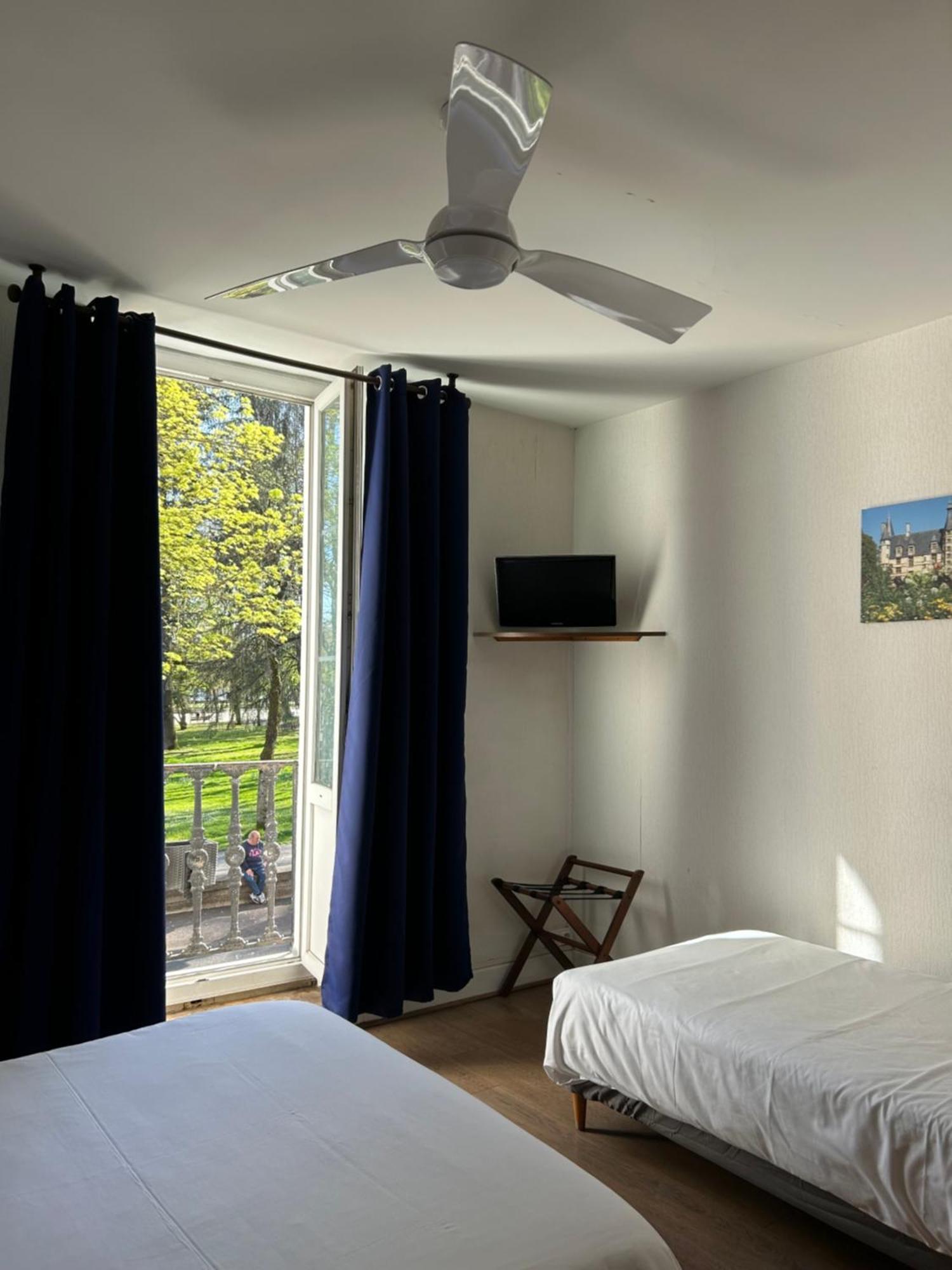 Hotel Des Ducs Nevers Buitenkant foto