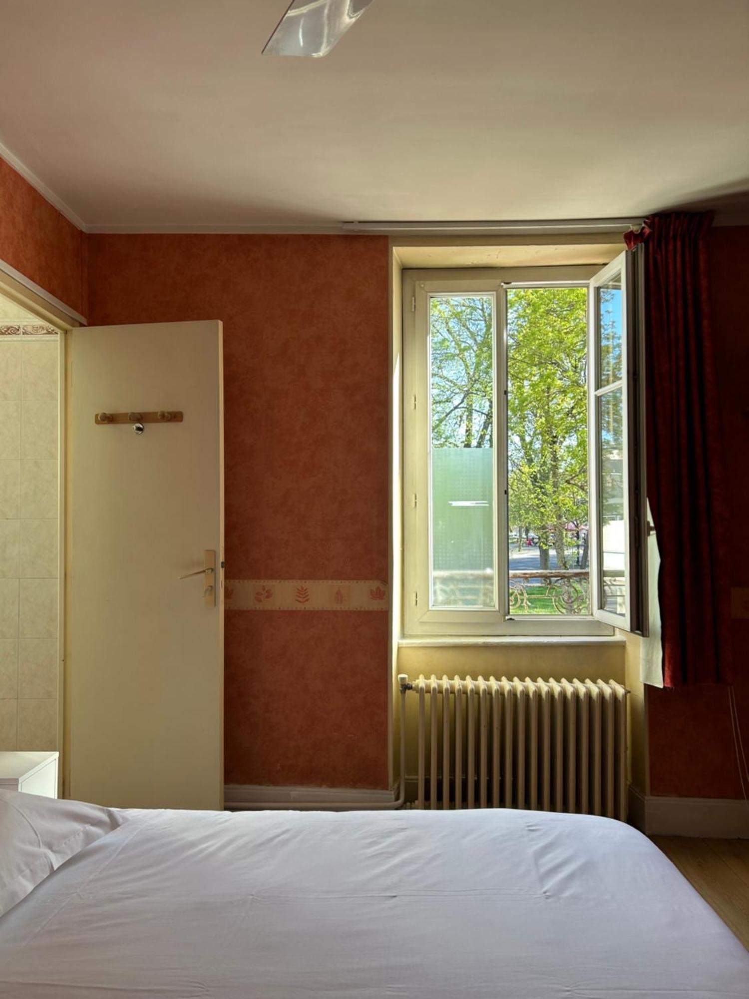 Hotel Des Ducs Nevers Buitenkant foto